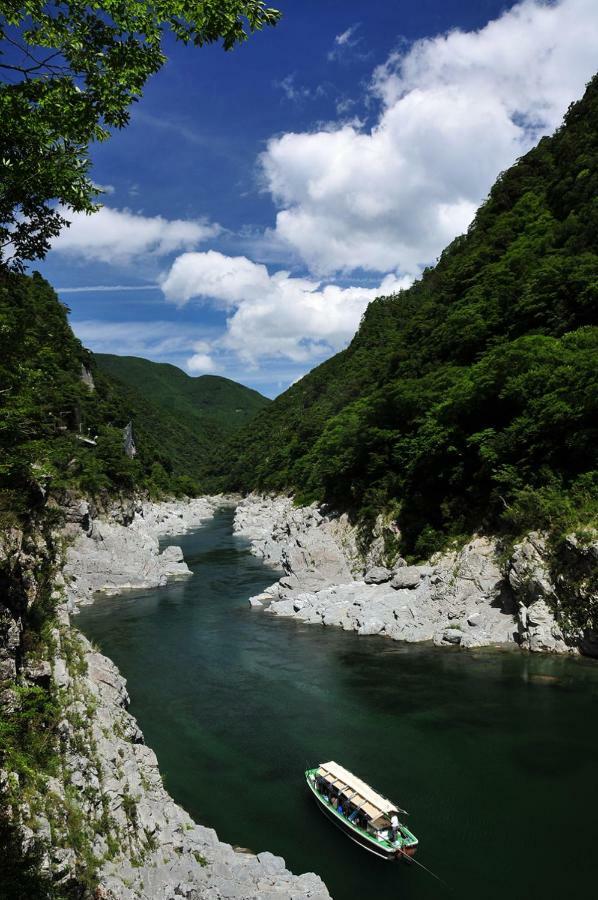 四国旅行のhub拠点 古民家ゲストハウス Heso Camp Miyoshi  Bagian luar foto