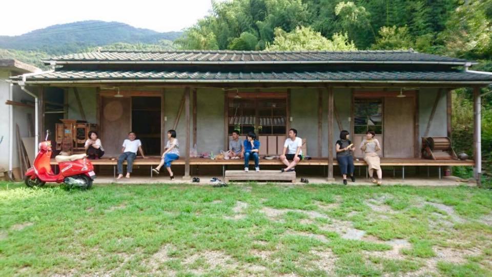 四国旅行のhub拠点 古民家ゲストハウス Heso Camp Miyoshi  Bagian luar foto