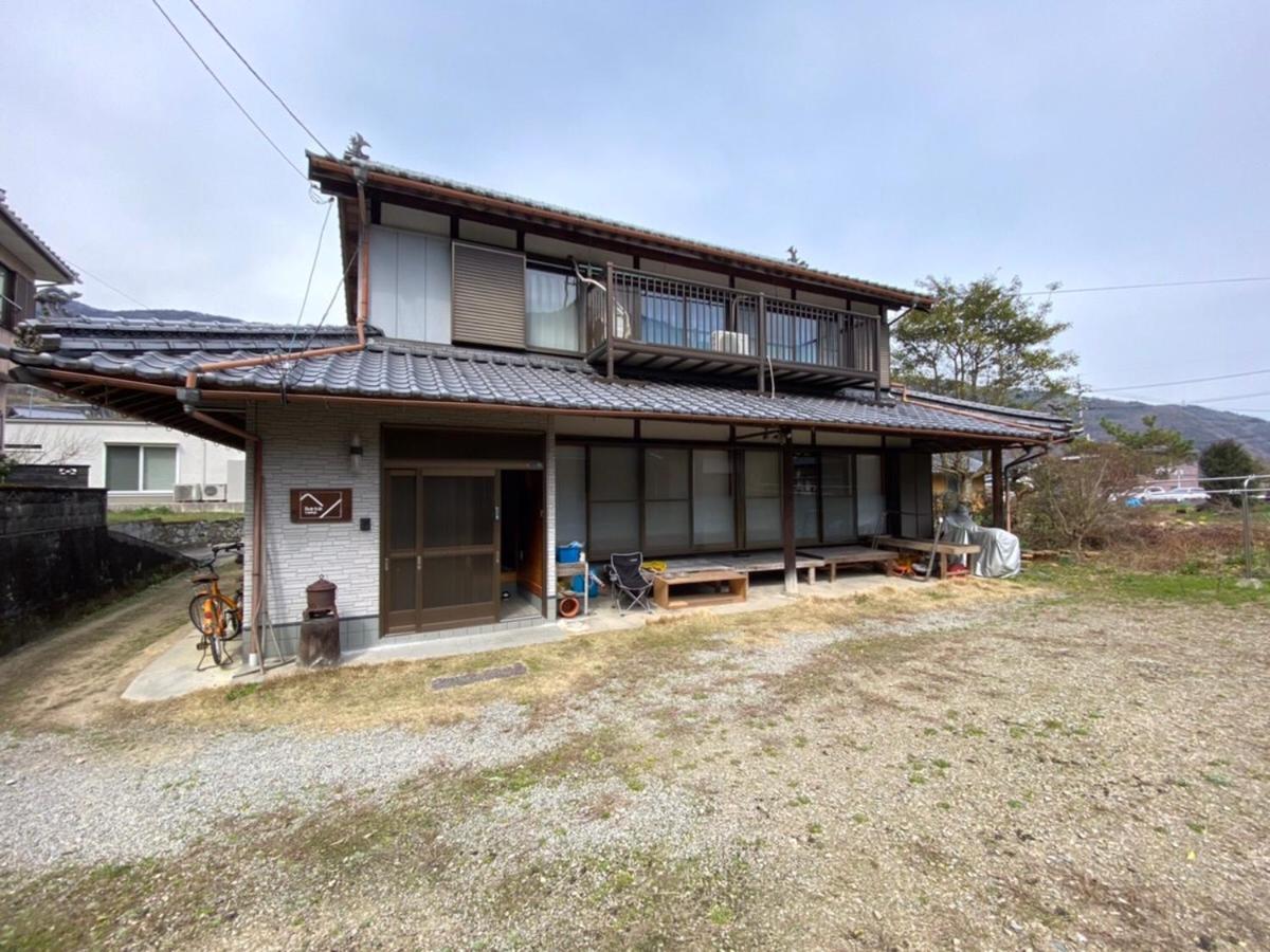 四国旅行のhub拠点 古民家ゲストハウス Heso Camp Miyoshi  Bagian luar foto